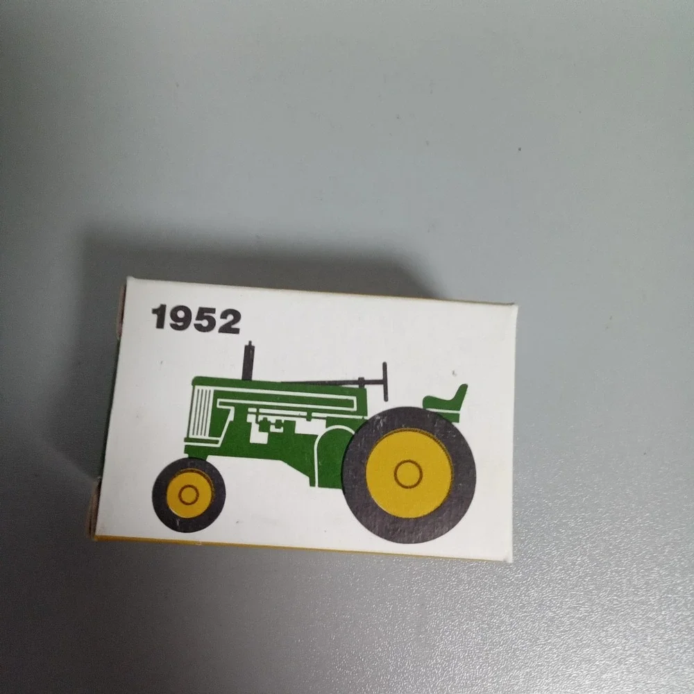 John Deere 1952 Model 60 Tractor Die-Cast‎ Miniature Collectible  Original Box